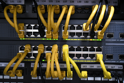 it-department-data-center-cables-wires-connectio